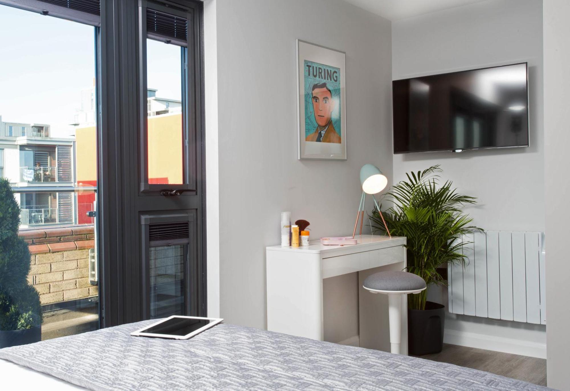 Cotels At 7Zero1 Serviced Apartments - Modern Apartments, Superfast Broadband, Free Parking, Centrally Located มิลตันคีนส์ ภายนอก รูปภาพ