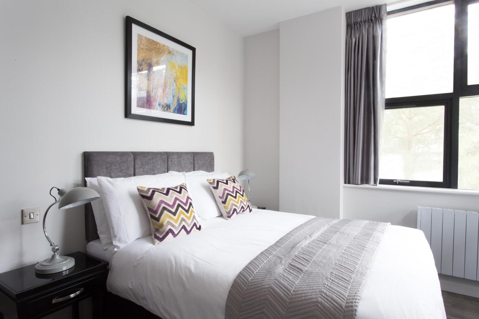 Cotels At 7Zero1 Serviced Apartments - Modern Apartments, Superfast Broadband, Free Parking, Centrally Located มิลตันคีนส์ ภายนอก รูปภาพ